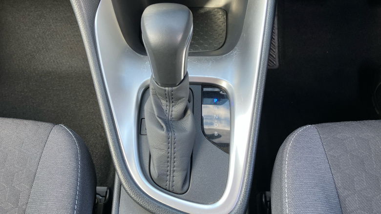 Toyota Yaris 1.5 Hybrid Design 5dr CVT Hybrid Hatchback